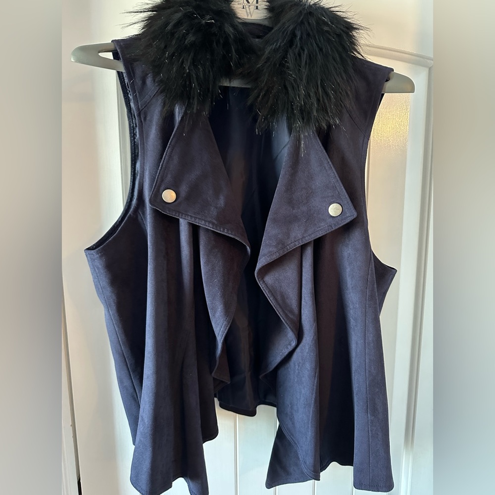 Blue faux suede vest with fur collar
